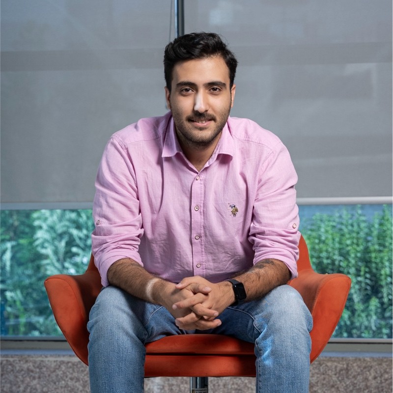 امین دزوارئی